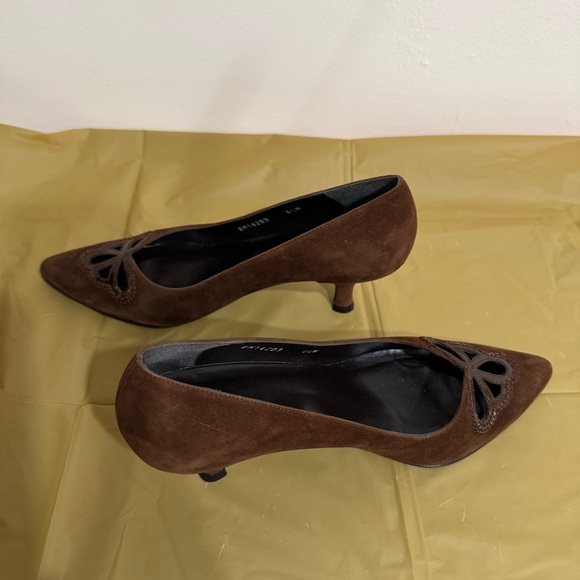 STUART WEITZMAN Suede Kitten Heels, 6.5 Women’s - Picture 9 of 9